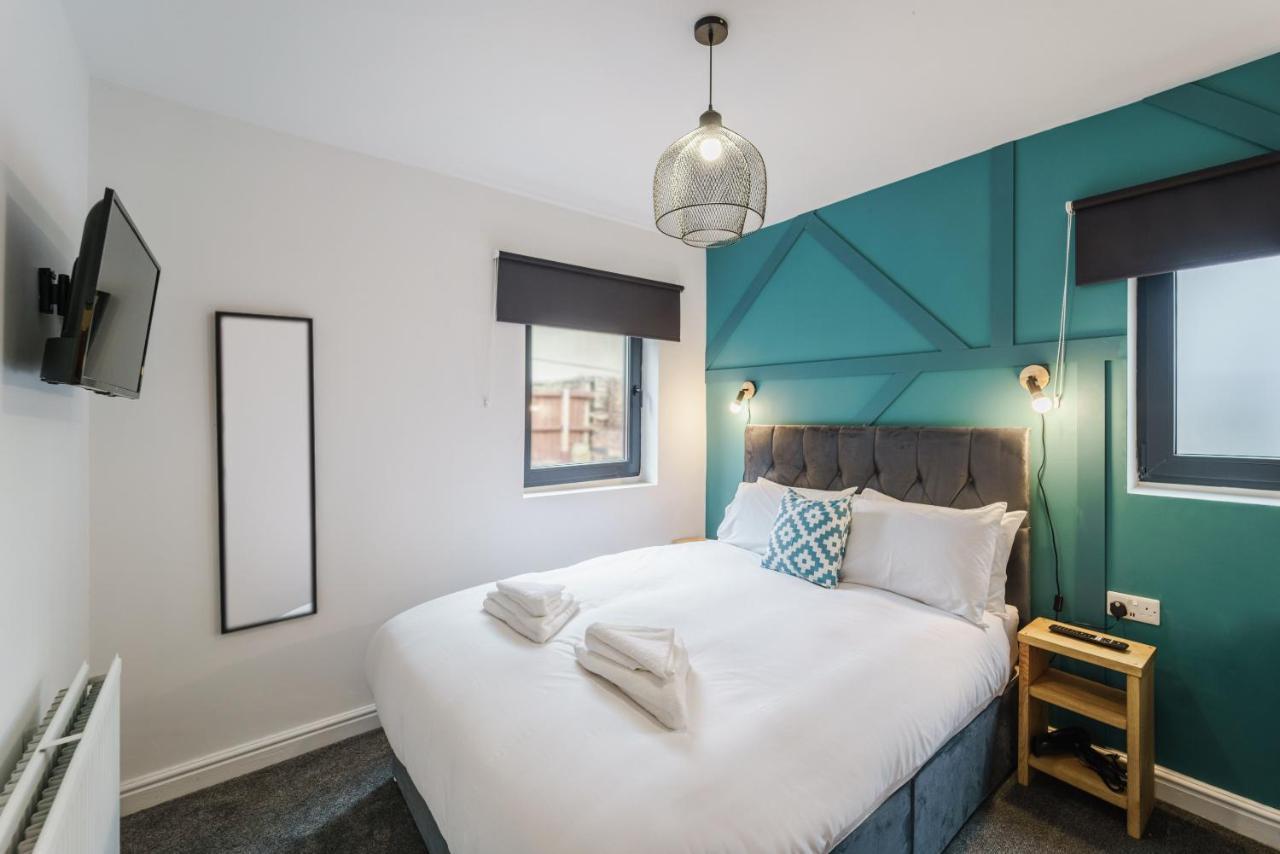 Deluxe Studio Apartments Derby Bilik gambar