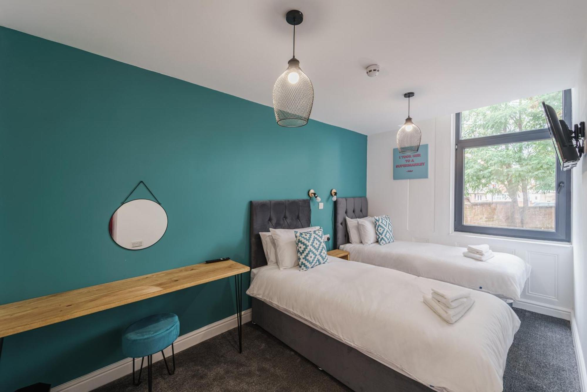 Deluxe Studio Apartments Derby Bilik gambar